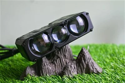 Vanjski LED reflektor s tri{0}}očiva
